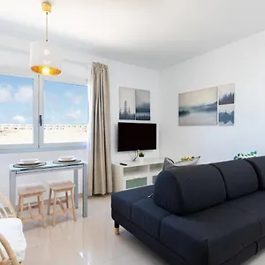 https://home2book-design-bajamar-natural-pool-beach.in-canary-islands.com