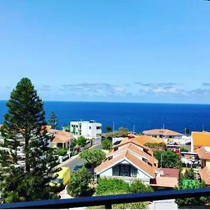https://bajamar-piscinas-naturales-playa-y-surf.in-canary-islands.com